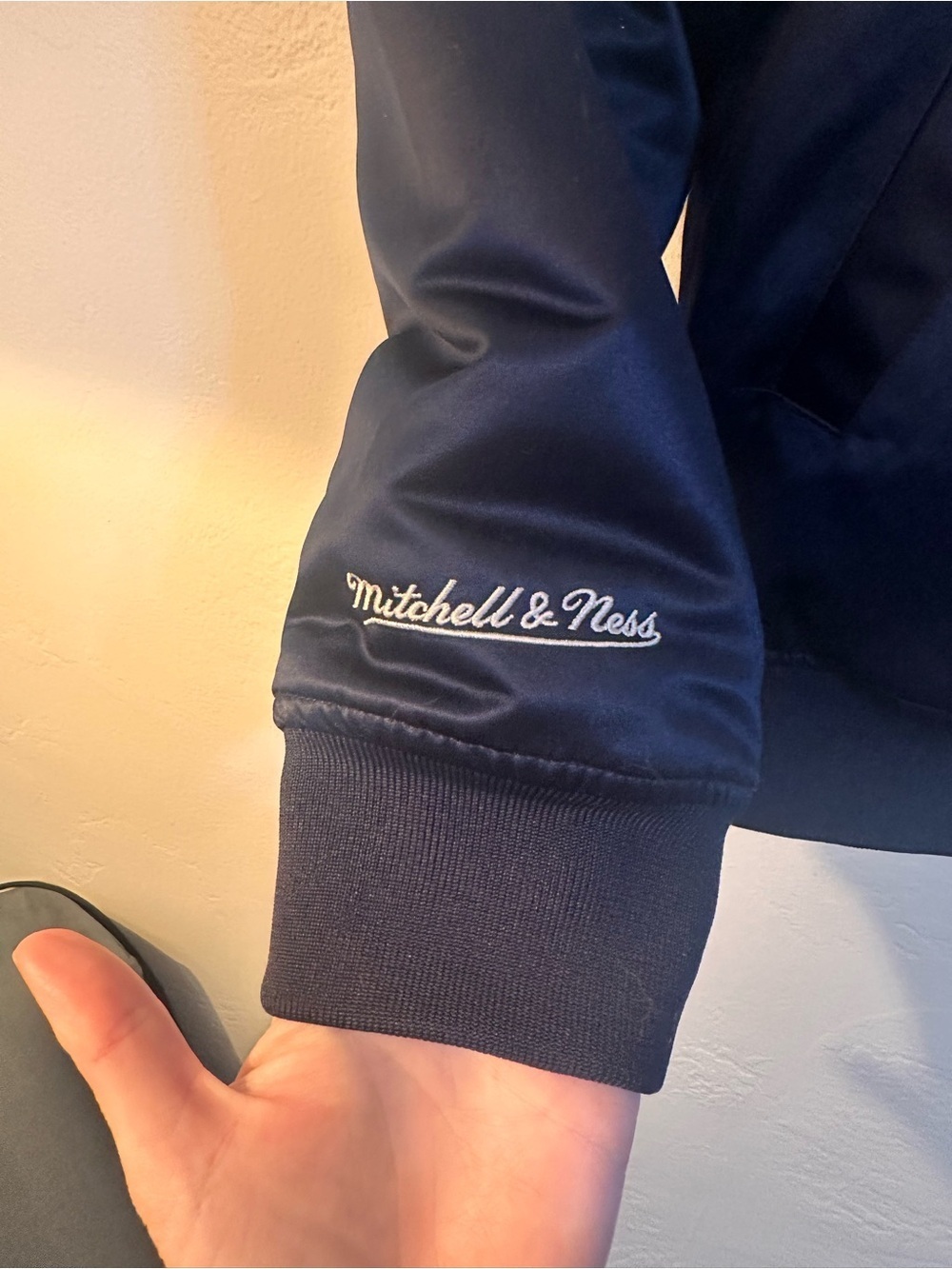 Men’s Dallas Mavericks Mitchell & Ness Navy Hardwood Classic Script Satin - Picture 4 of 6